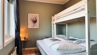 Sunny Terrace - Airy Apartment in the Heart of Lofoten - 5