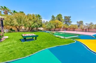 10BR Near Strip LuxuryVegasEstate-Pool-Event Hall - 6