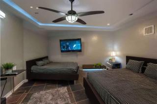 10BR Near Strip LuxuryVegasEstate-Pool-Event Hall - 3