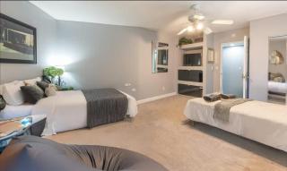 10BR Near Strip LuxuryVegasEstate-Pool-Event Hall - 2