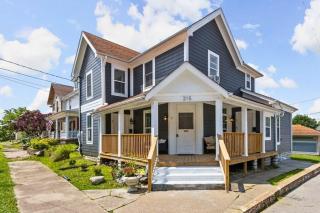 New Castle Getaway with Fireplace Garage & Near Attractions-Family Friendly - 9