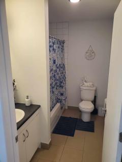 Cozy bedroom in beautiful house can sleep 3 - 1