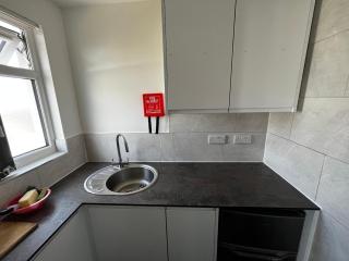 CM - Studio Apartment, Parking, Seating Area, kitchenette, Contractors, relocators, Drs - 6