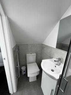 CM - Studio Apartment, Parking, Seating Area, kitchenette, Contractors, relocators, Drs - 2