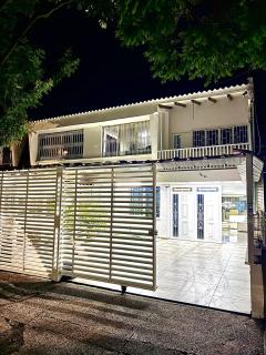 Casa con piscina privada y parking - 9