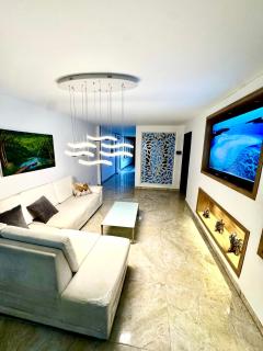 Casa con piscina privada y parking - 5