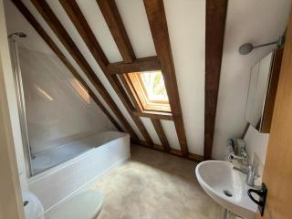 Cabin Sleeps 6 with Parking and Patio - 4