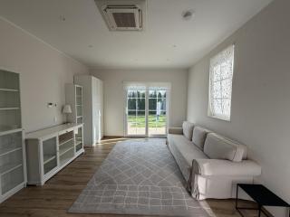 Modern studio with terrace, air conditioning, and a prime location - 3