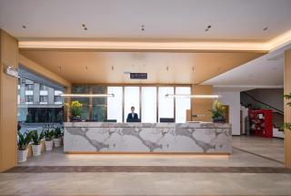 Zhangjiajie Huan Sha Ju Hotel一Newly opened in 2026 一robot service一coffee bar 一24 hour ice supply一free washing machine and dryer 一close to East Gate Ticket Office一Baofeng Lake一Huanglong Cave Scenic Area - 8