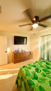 LED POOL & KING BED - Cape Coral Retreat - 4
