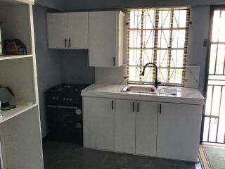 Sea Breeze Apartments Saint Vincent 5 Minute Walk to Black Sand Beach - 1