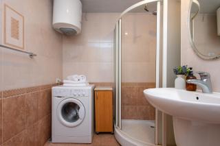Northern Avenue Apartment - 1
