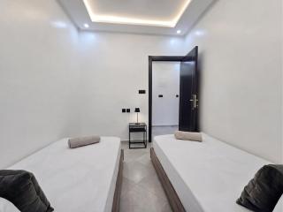 Anza Horizon Terrace, Modern 2BR Espresso - 1