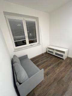 Přízemní moderní byt 2kk s výhledem do zahrady - 4