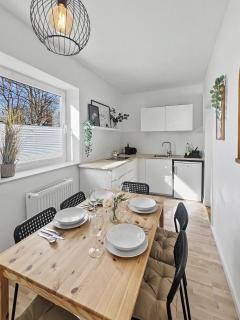 MEGHA Living - 2 Zimmer Appartments mit Küche - Zentral - 2