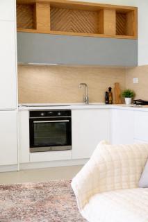 Spacious Green Coast Stay for 10 Guests - 3