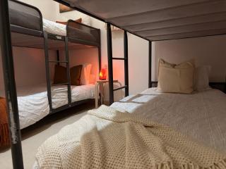 Gal 27 Desert Retreat - 1