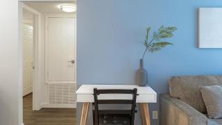 Landing Apartments - The Hive at Valencia - 7