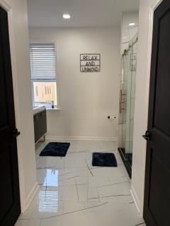 Master Suite with Private Bath - South Philly - 6