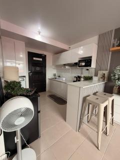 Near Mactan Airport, Comfortable & Quiet, Relaxing Pool - 3