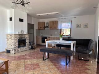 Chata Kašná Hôrka v blízkosti jazera Tajch, Nová Baňa - 3