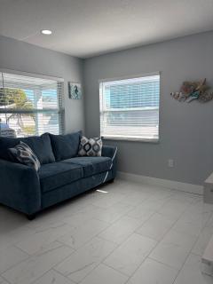 Teal Tide Beach Escape! Walkable, Steps to Beach - 2