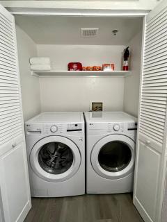 Enchanting- 2 Bedroom Condo with Pool - 1