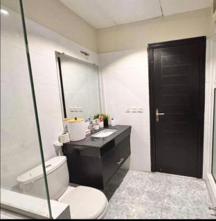 Luxury 2 bed Apartment with Pool, Gym & Cozy Cinema - 2