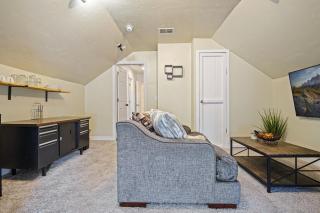 Cozy Corner Stays 2BR Home - 9