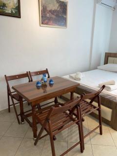 Cozy City Apartment - 4