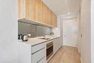 Luxury Executive Apartment at Waterfall Ellipses with 1Bedroom and 1 Bathroom - 3