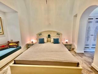 ViLLA DE MAITRE STYLE ARABE 4 SUITES PISCINE GRAND JARDIN - 1