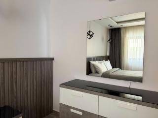 3BR Apartment with Balcony in Lakeview New Cairo - 4