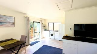 Beach access, Native Bush & Comfort - 9