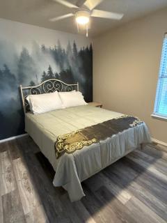 Rustic-Chic Mansfield Matchday Retreat - 3