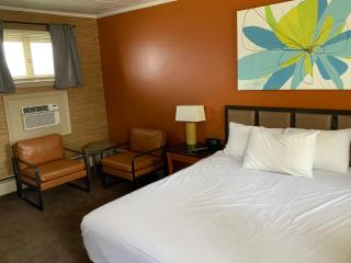 The Triangle Motel - 9