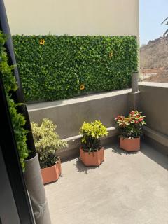 F2 Vue Monument Renaissance Dakar avec Terrasse pergola - 9