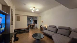 Newly Renovated 3BR Elevator Apt Opposite Taipei 101 - 1 Min to MRT - 3