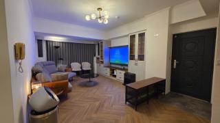 Newly Renovated 3BR Elevator Apt Opposite Taipei 101 - 1 Min to MRT - 8