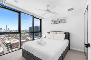 Luxury High-Floor 1BR Retreat with Balcony - 4