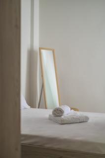 Ethereal Apartments By The Sea- Central & Cozy Stay - 2