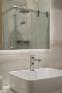 Ethereal Apartments By The Sea- Central & Cozy Stay - 2