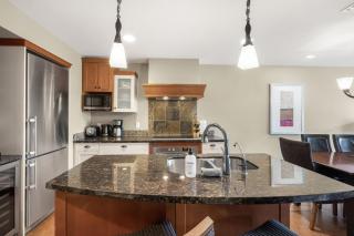 Star Suite -Luxurious condo with 3 fireplaces, and open Pool! - 5