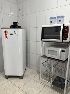 Casa bem localizada, frente à praça em bairro bom - 4