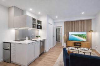 Cashel Grandeur - Luxurious 4-Bedroom Home - 7