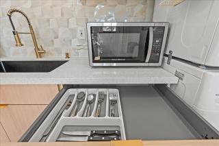 Fully Renovated Standalone 1BR Private Entry - 3