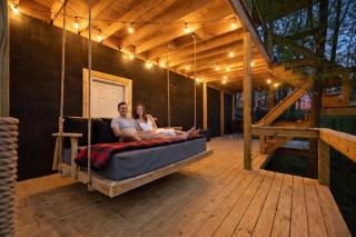 Modern Gem w/Spacious Deck, Swinging bed, Hot Tub - 1
