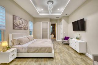 Beautiful Luxury House with Hot Tub - 5
