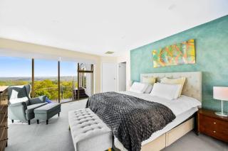 Luxury Warrandyte Retreat w Pool Views & Theatre - 2