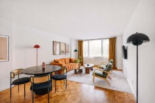 43-4D Newly furnished 2BR full service 24H Doorman laundry Gym - 1